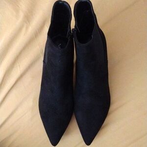 Nine west black velvet Boots